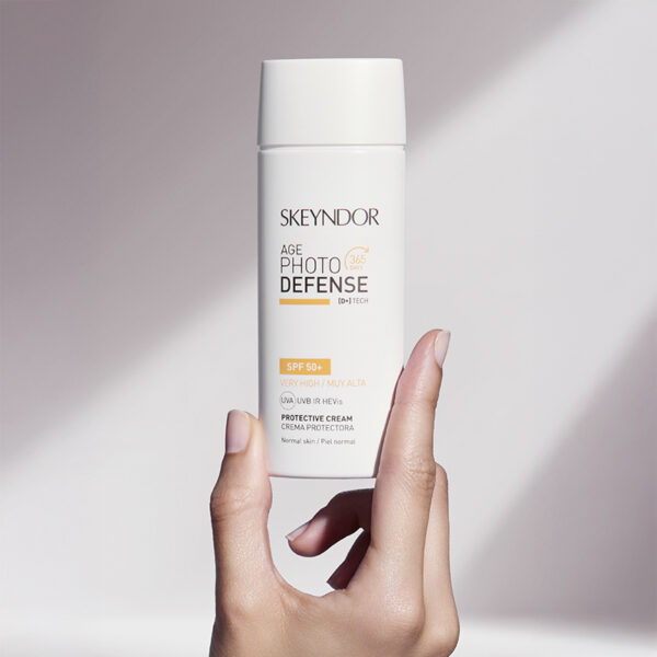 Skeyndor Age Photo Defense - Protective Cream 50+ SPF 75ml – Skeyndor skincare product at Reflexions Salon India