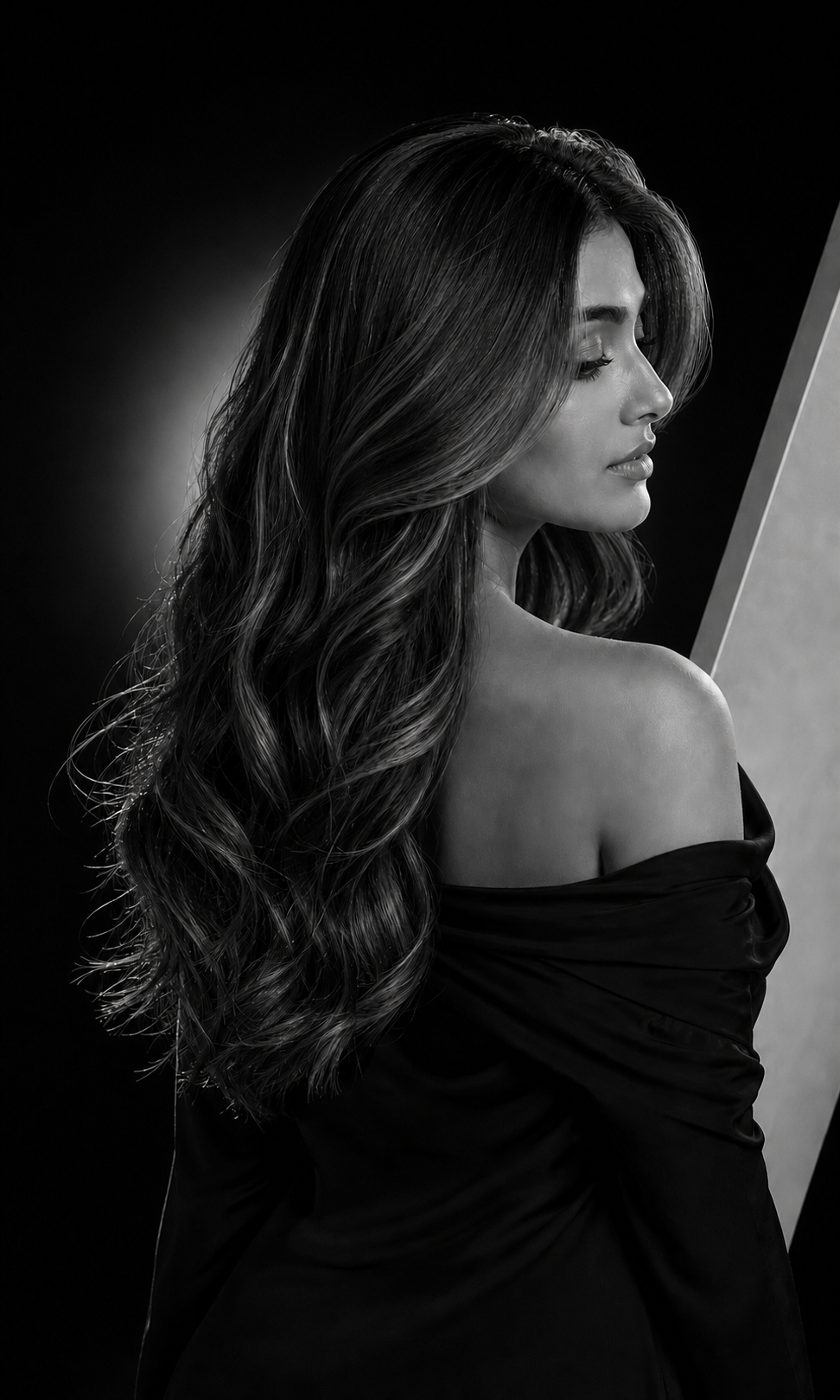 Luminous blended hair colour by Reflexions